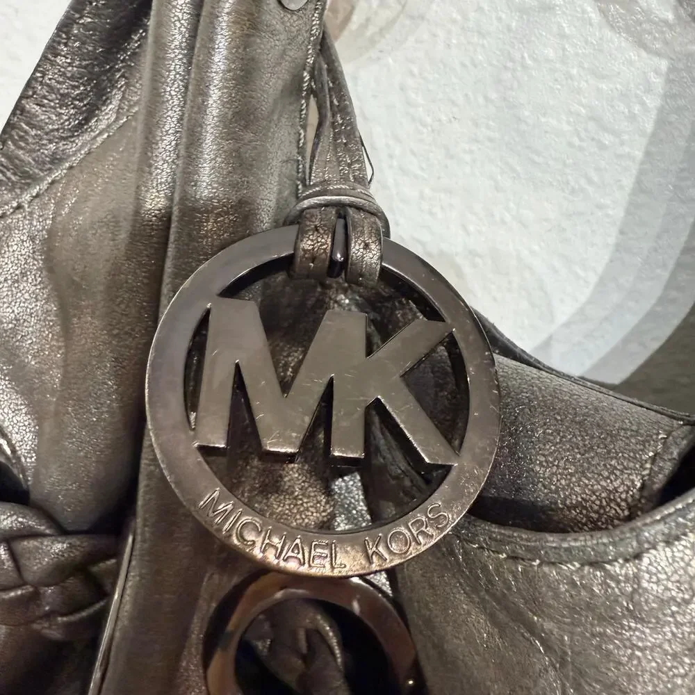 Michael Kors Metallic Silver Leather Drawstring Hobo Shoulder Bag Large